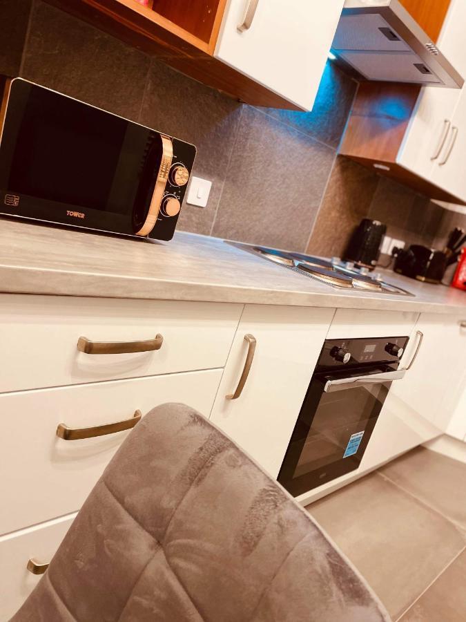 Luxury Suite 3 Bed Apartment Sleeps 6-8 ブラックプール エクステリア 写真