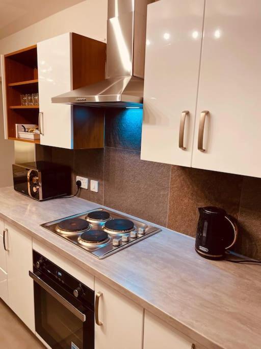 Luxury Suite 3 Bed Apartment Sleeps 6-8 ブラックプール エクステリア 写真