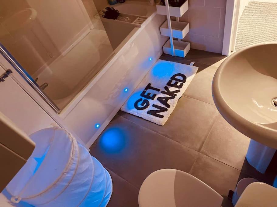 Luxury Suite 3 Bed Apartment Sleeps 6-8 ブラックプール エクステリア 写真