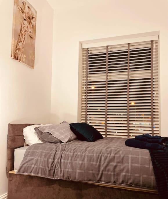 Luxury Suite 3 Bed Apartment Sleeps 6-8 ブラックプール エクステリア 写真
