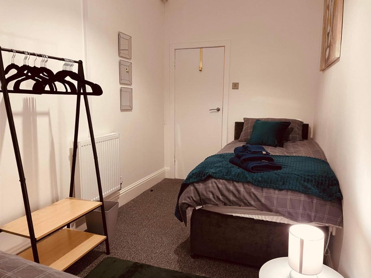 Luxury Suite 3 Bed Apartment Sleeps 6-8 ブラックプール エクステリア 写真