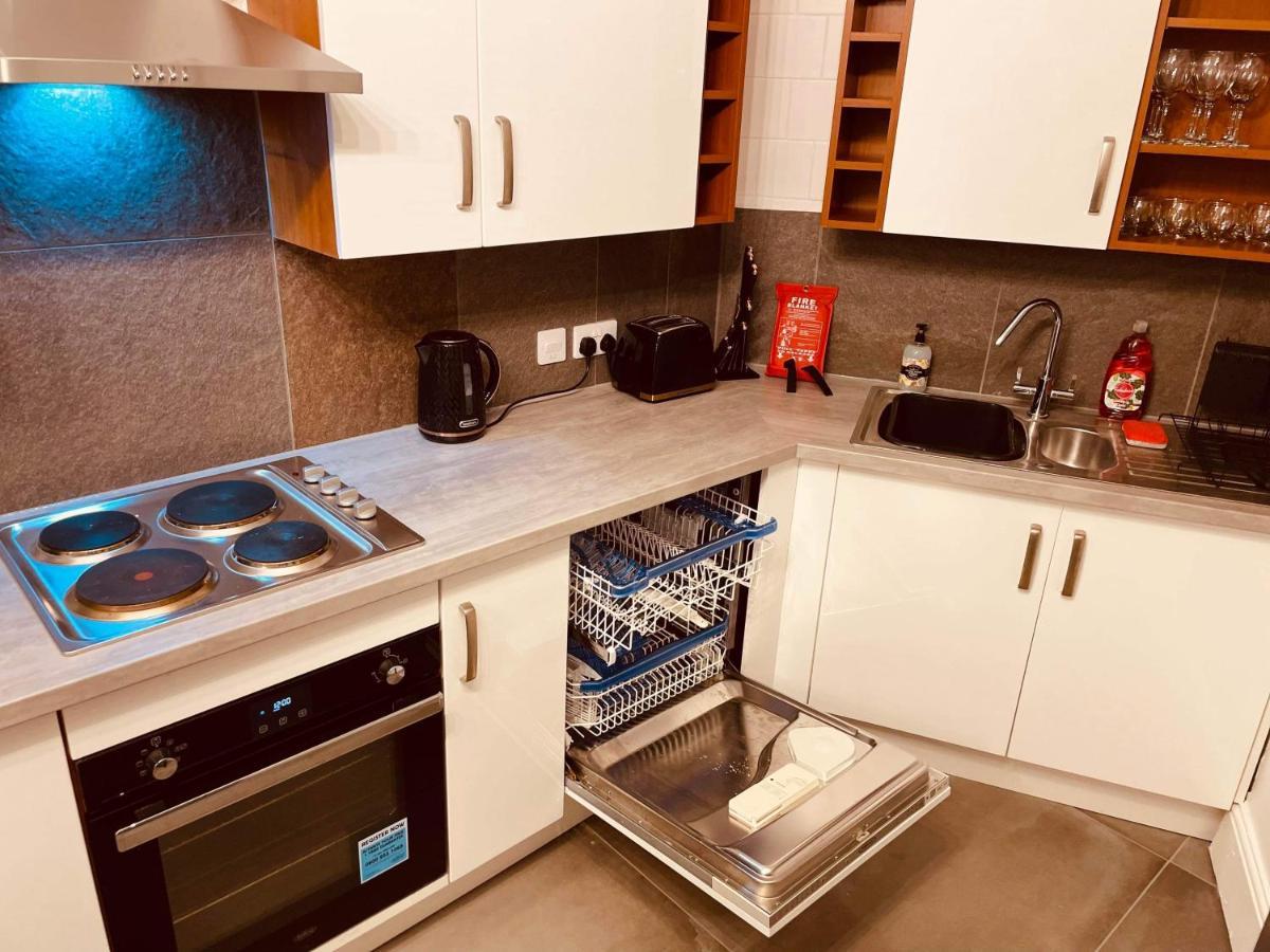 Luxury Suite 3 Bed Apartment Sleeps 6-8 ブラックプール エクステリア 写真