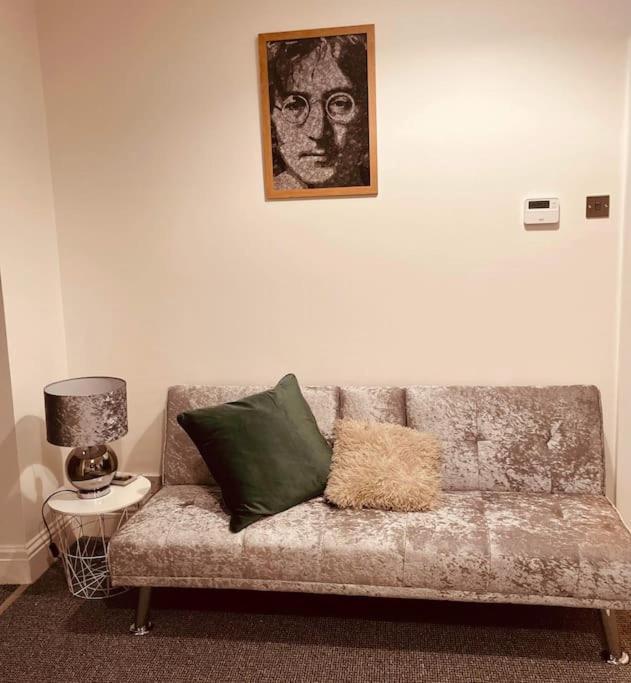 Luxury Suite 3 Bed Apartment Sleeps 6-8 ブラックプール エクステリア 写真